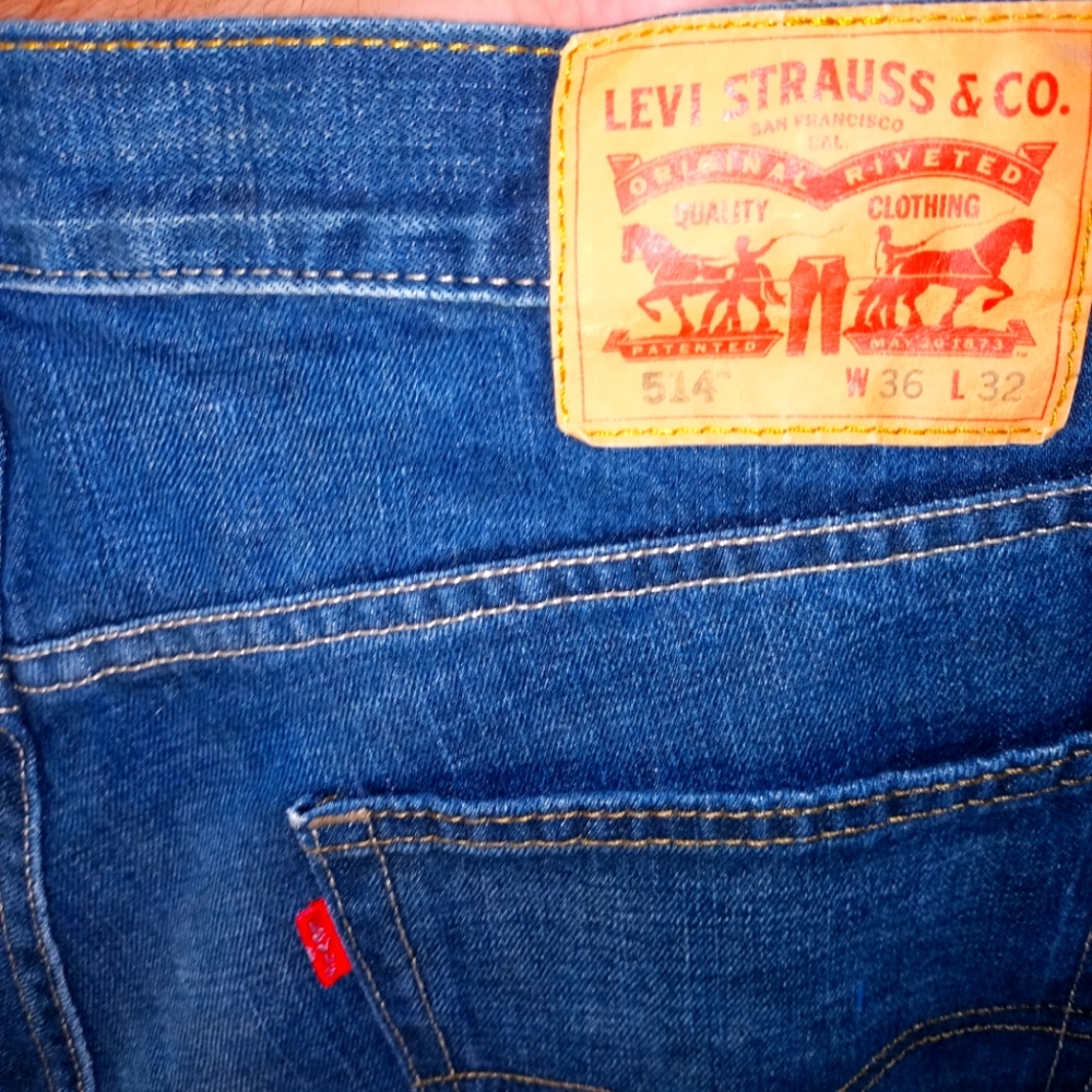 Levi red tab 514